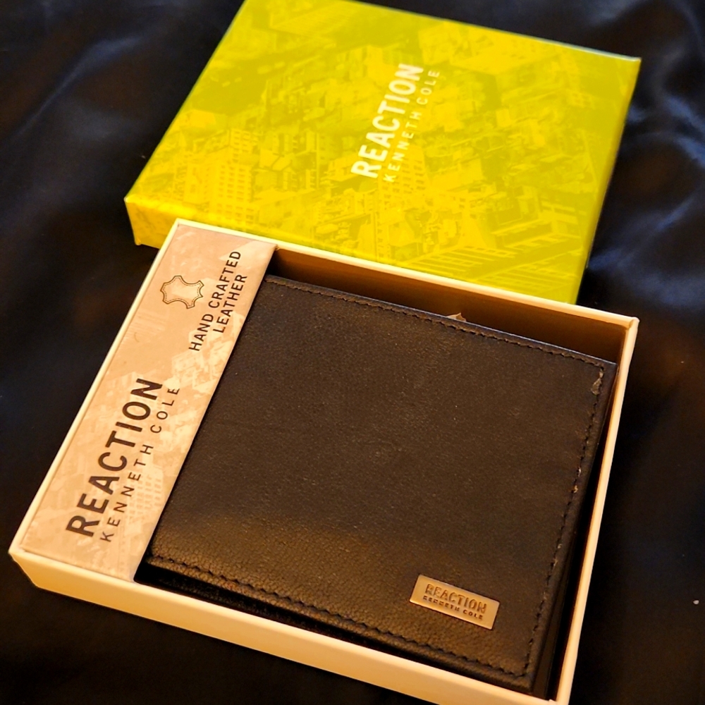 Kenneth Cole Handcrafted Leather Trifold Billfold New with box.